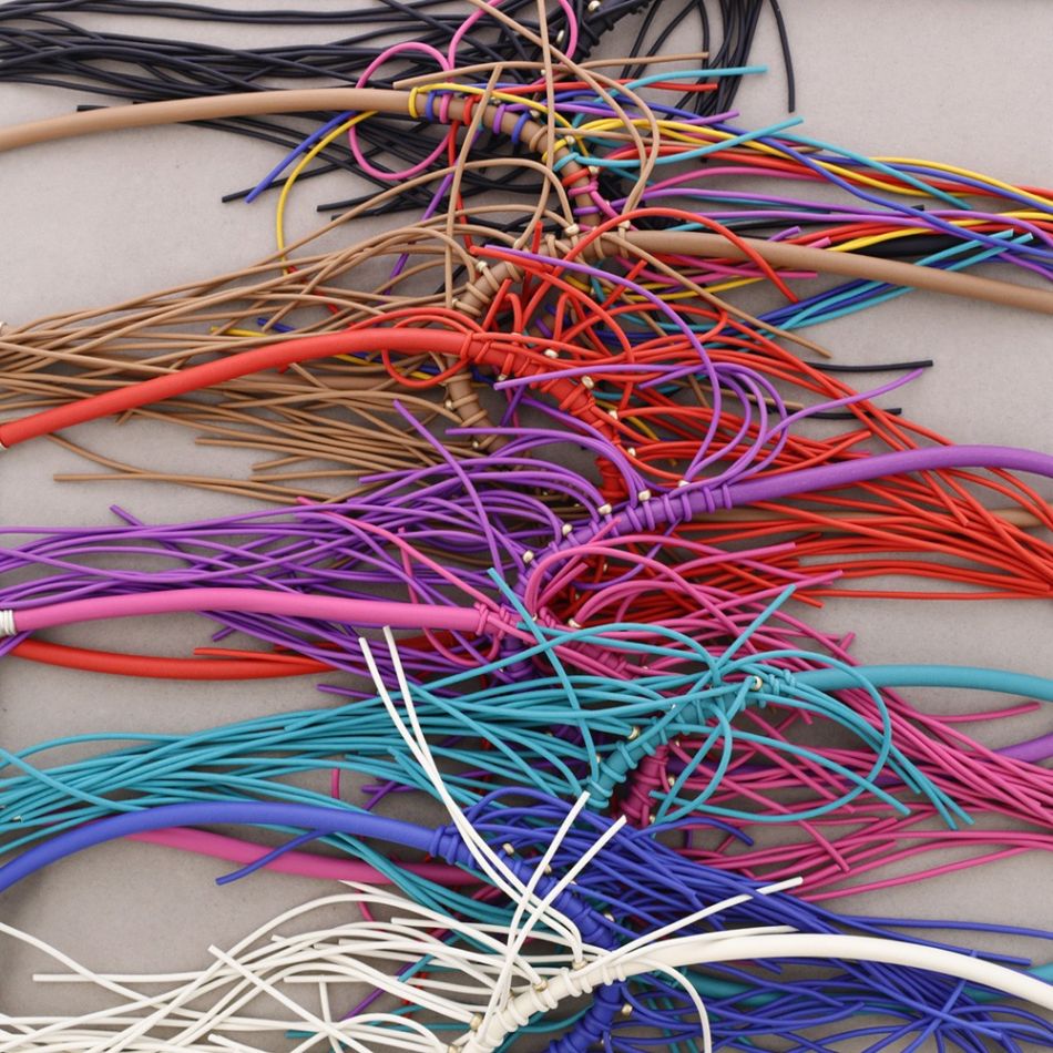 RUBBER CHOKER WITH FRINGES