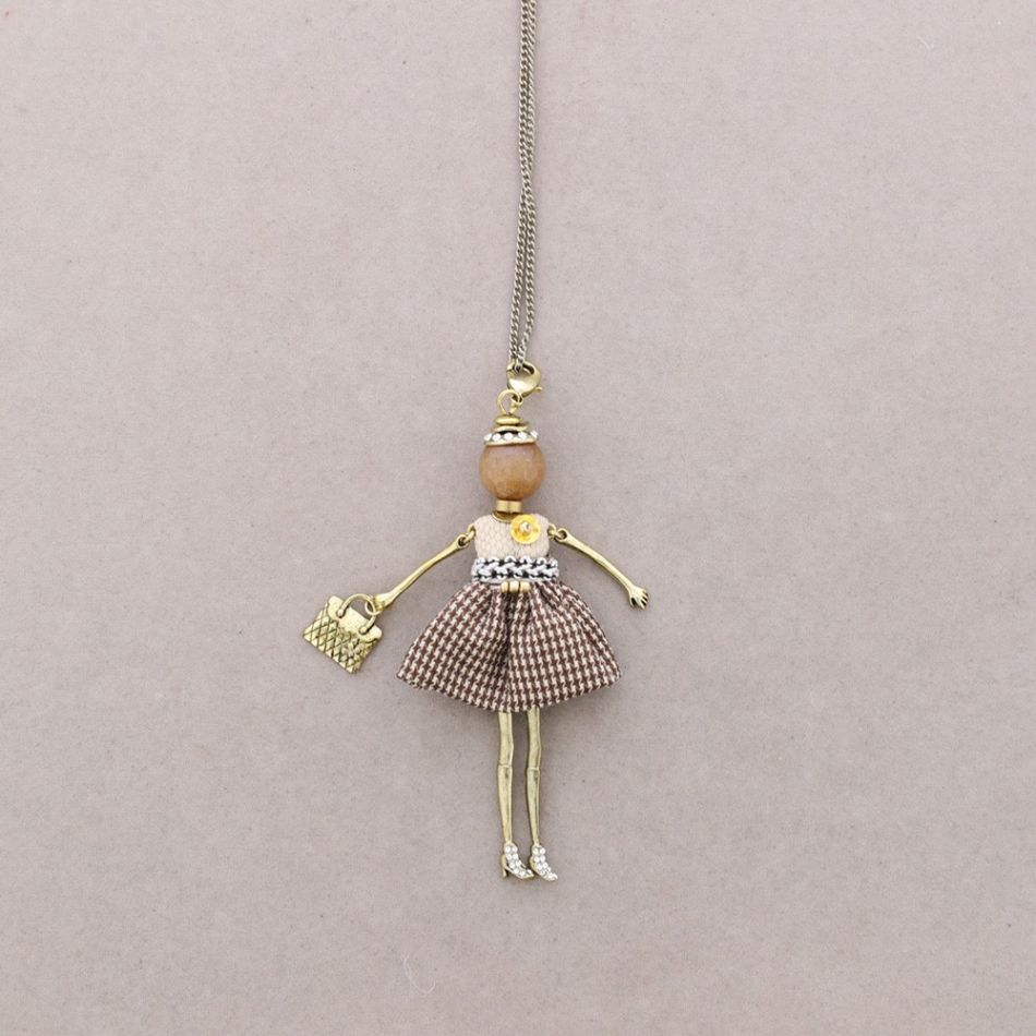 LONG PENDANT NECKLACE DOLL