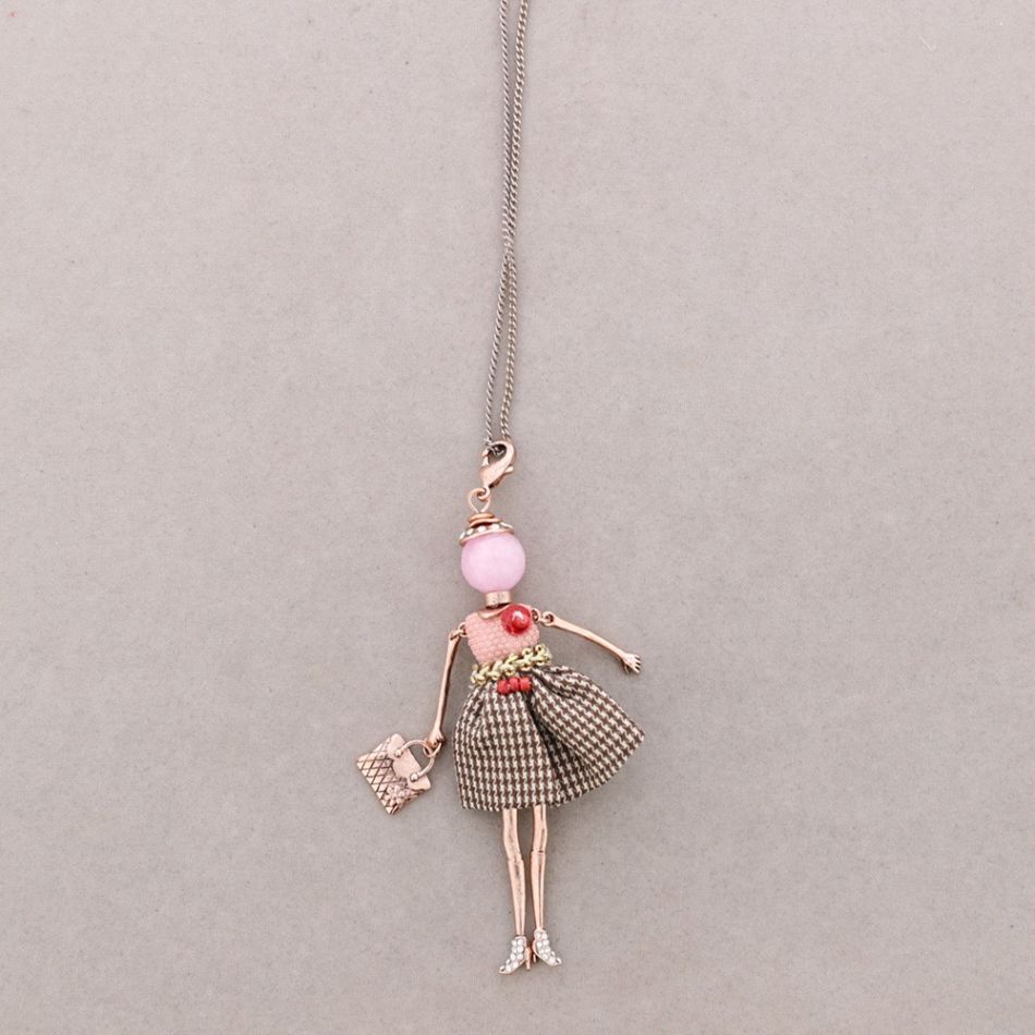 LONG PENDANT NECKLACE DOLL