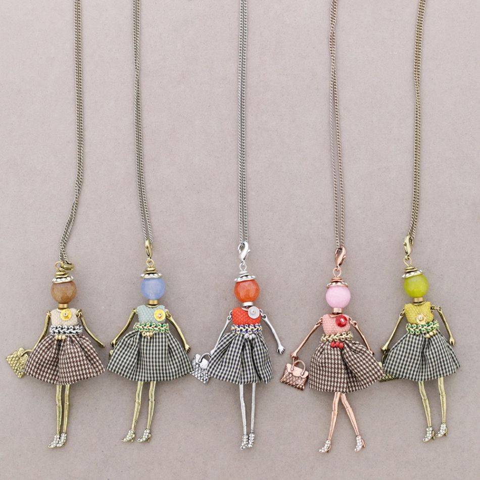 LONG PENDANT NECKLACE DOLL
