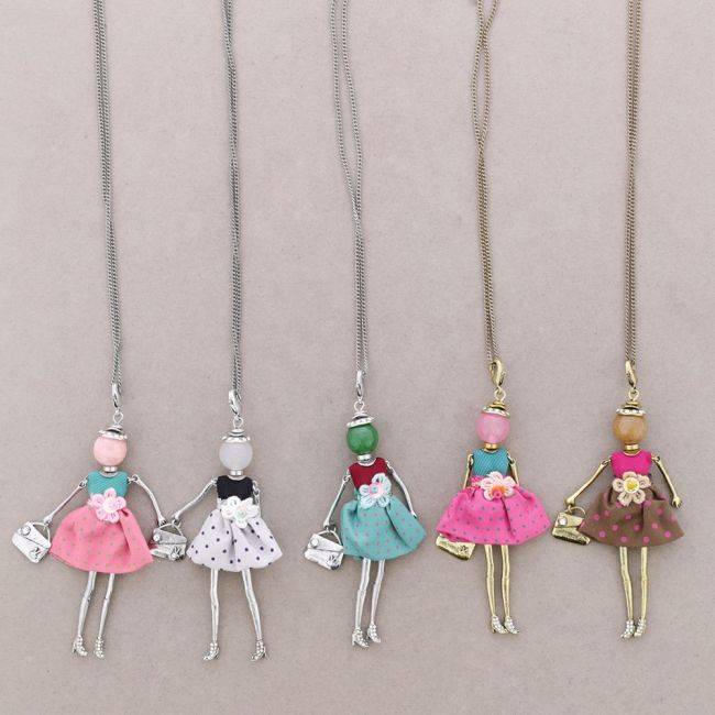 LONG PENDANT NECKLACE DOLL