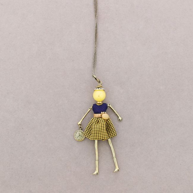 LONG PENDANT NECKLACE DOLL