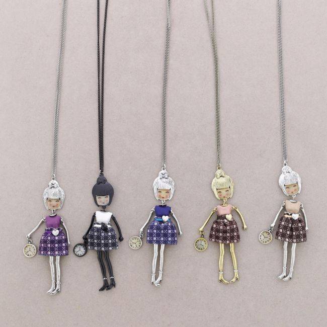 COLLAR LARGO COLG. MUÑECA CARINA