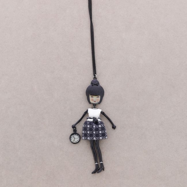 COLLAR LARGO COLG. MUÑECA CARINA
