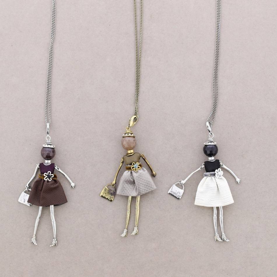 LONG PENDANT NECKLACE DOLL