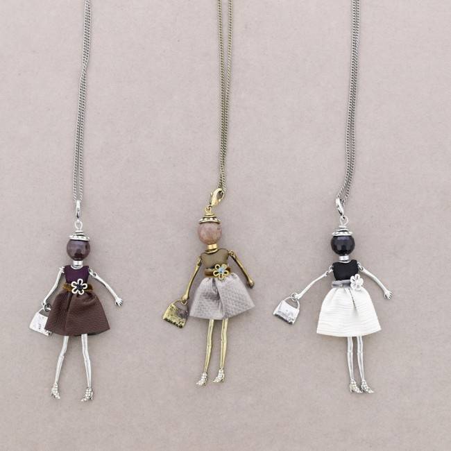 LONG PENDANT NECKLACE DOLL