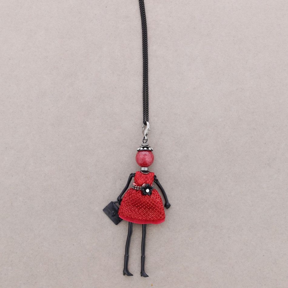 LONG PENDANT NECKLACE DOLL