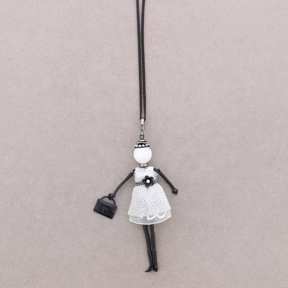LONG PENDANT NECKLACE DOLL