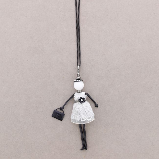 LONG PENDANT NECKLACE DOLL