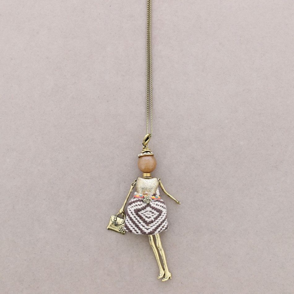 LONG PENDANT NECKLACE DOLL