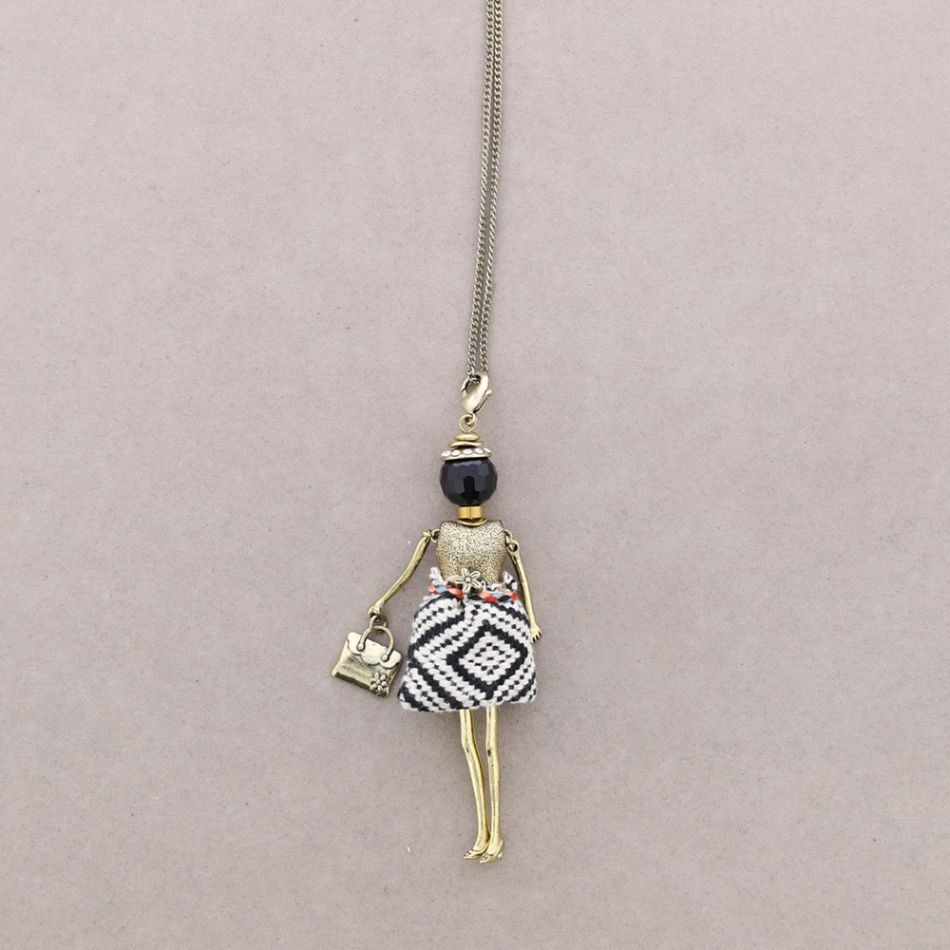LONG PENDANT NECKLACE DOLL
