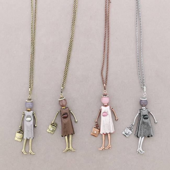 LONG PENDANT NECKLACE DOLL