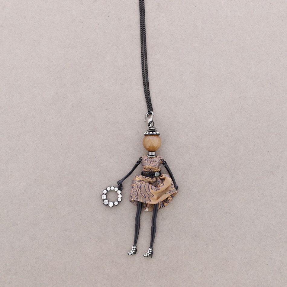 LONG PENDANT NECKLACE DOLL