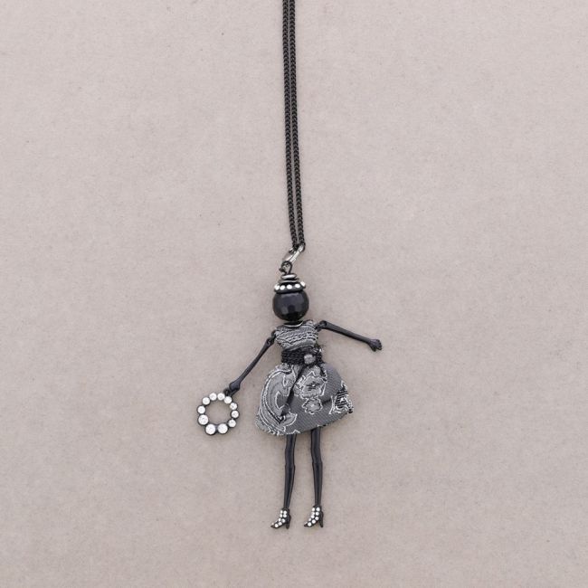 LONG PENDANT NECKLACE DOLL