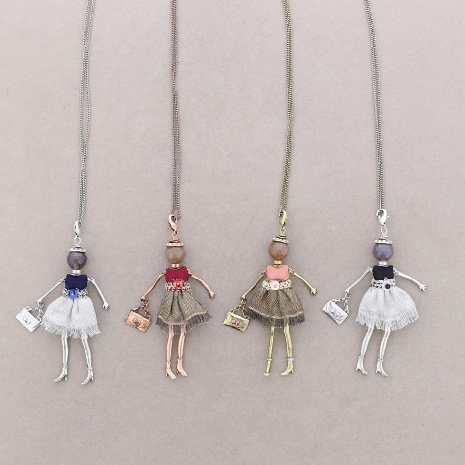 LONG PENDANT NECKLACE DOLL