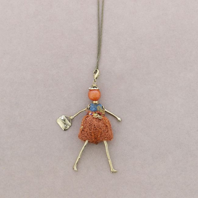 LONG PENDANT NECKLACE DOLL