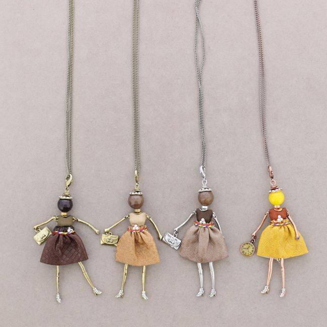 COLLAR LARGO COLG. MUÑECA