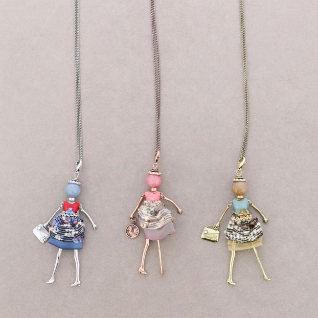 LONG PENDANT NECKLACE DOLL
