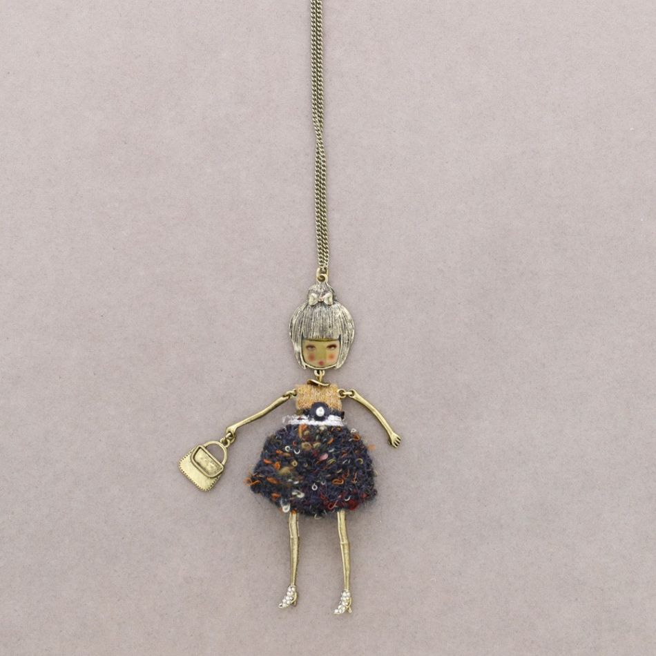 LONG PENDANT NECKLACE DOLL