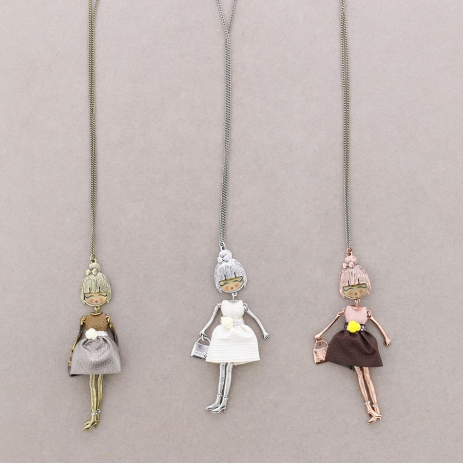 LONG PENDANT NECKLACE DOLL