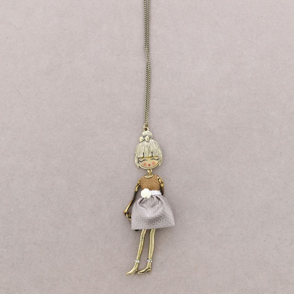 LONG PENDANT NECKLACE DOLL