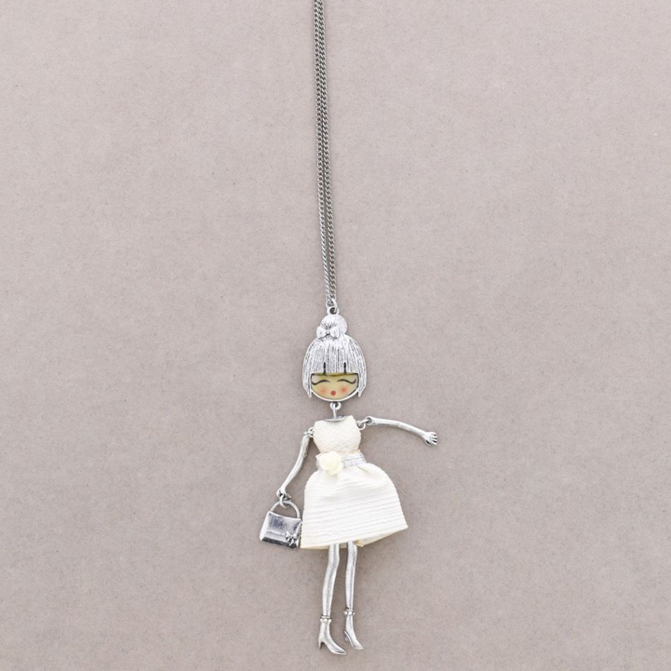 LONG PENDANT NECKLACE DOLL