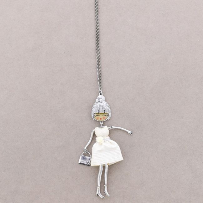 LONG PENDANT NECKLACE DOLL