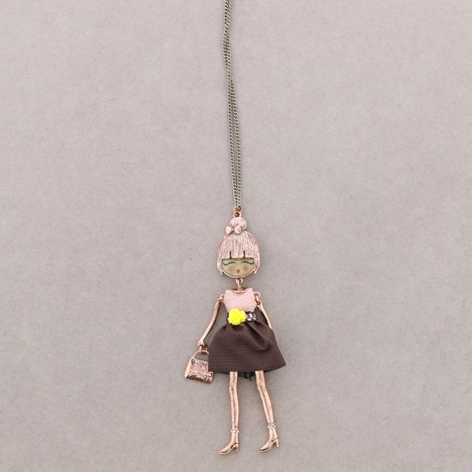 LONG PENDANT NECKLACE DOLL