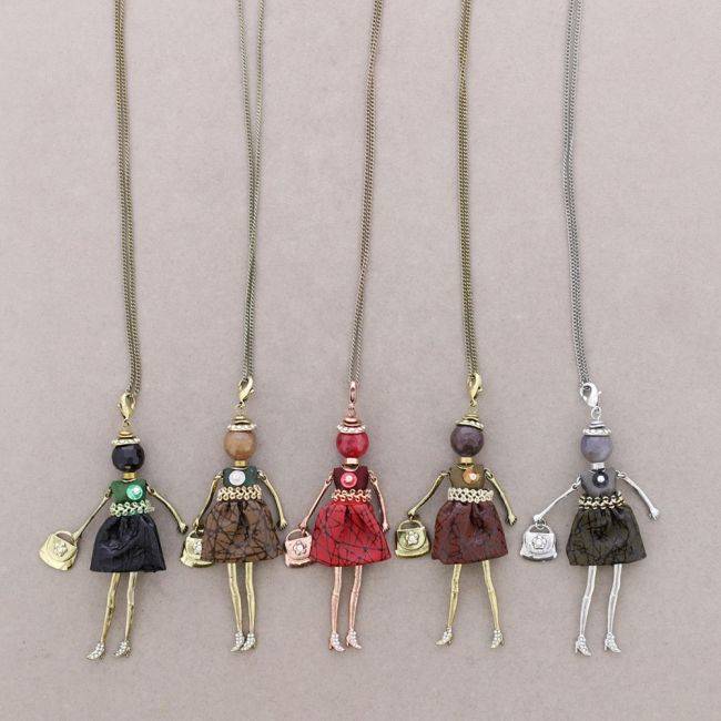 LONG PENDANT NECKLACE DOLL