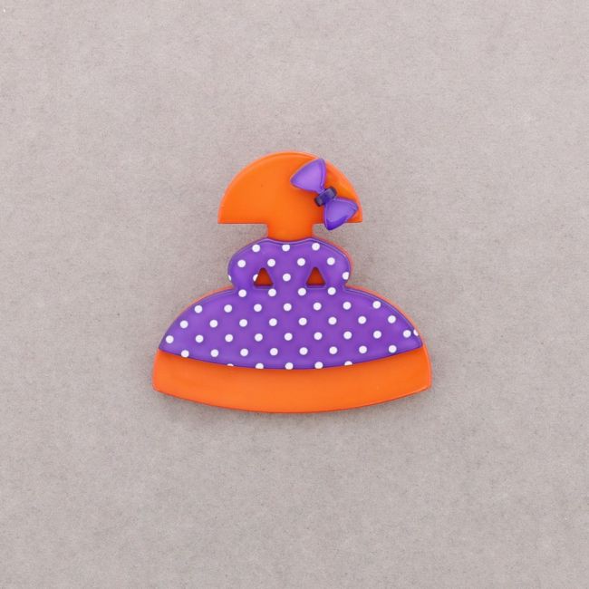BROCHE MENINA RESINA