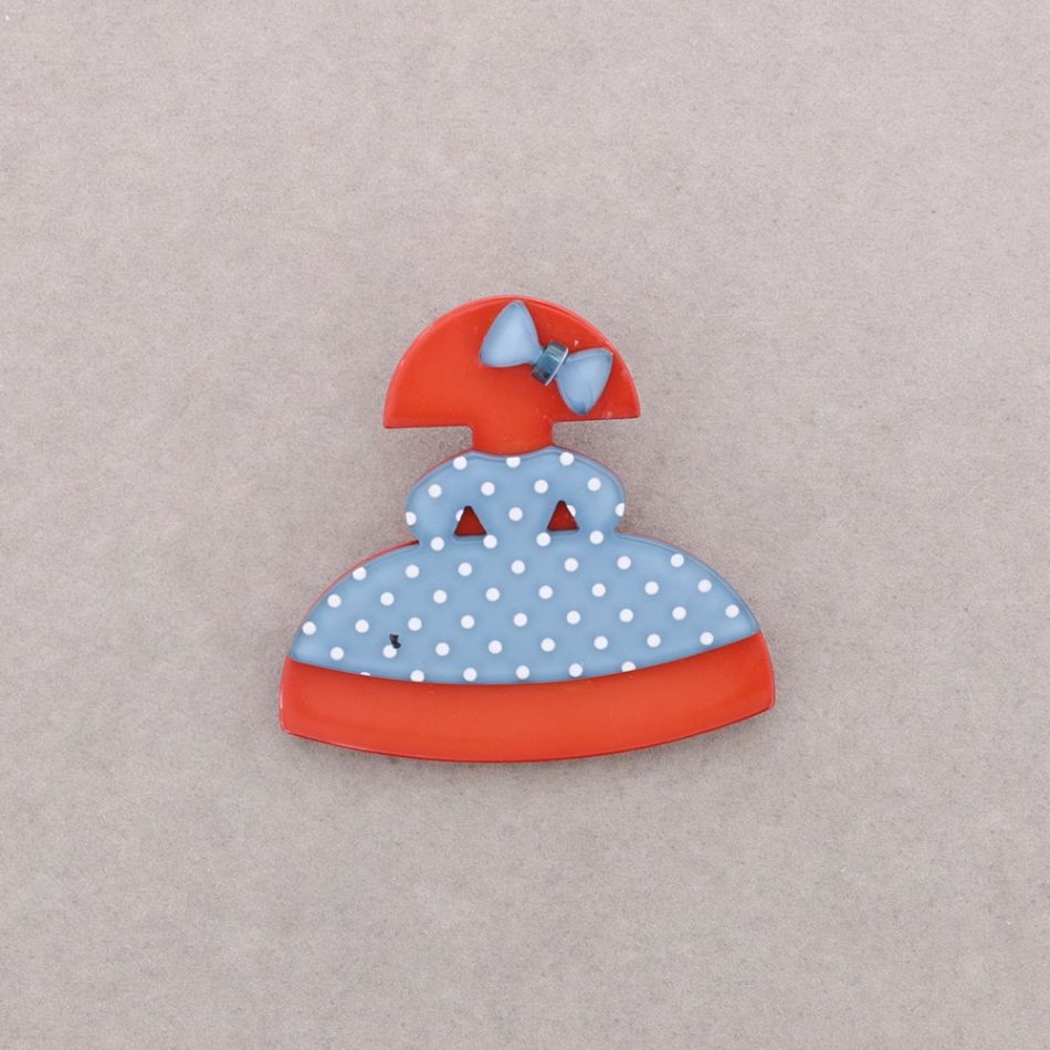BROCHE MENINA RESINA