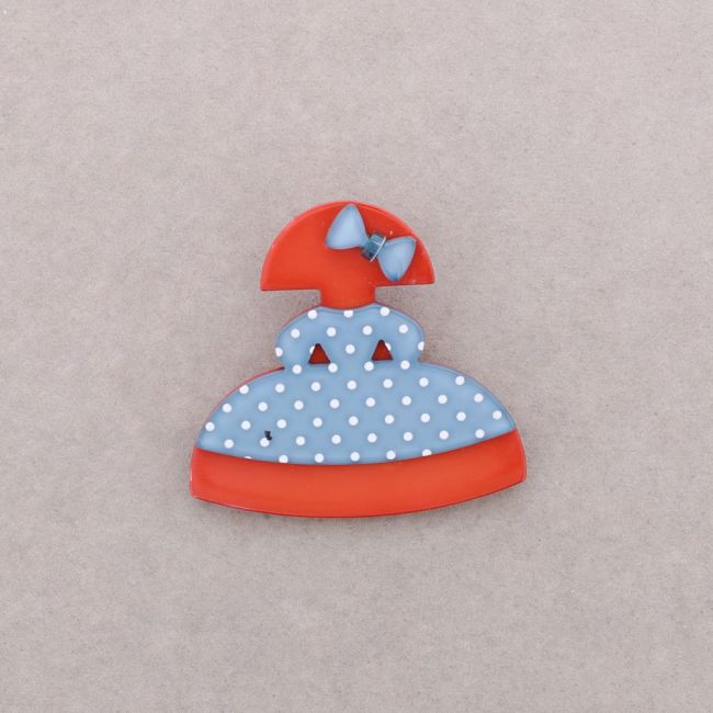 RESIN MENINA BROOCH