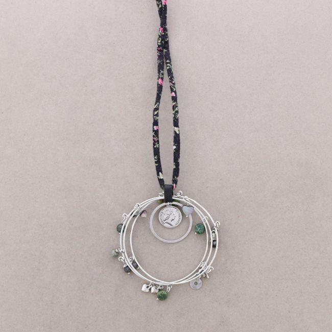 COLLAR LARGO TELA CUENTAS METAL
