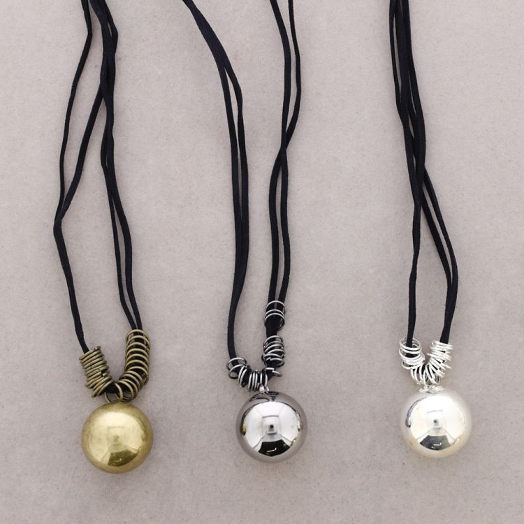 LONG METAL PENDANT NECKLACE 2