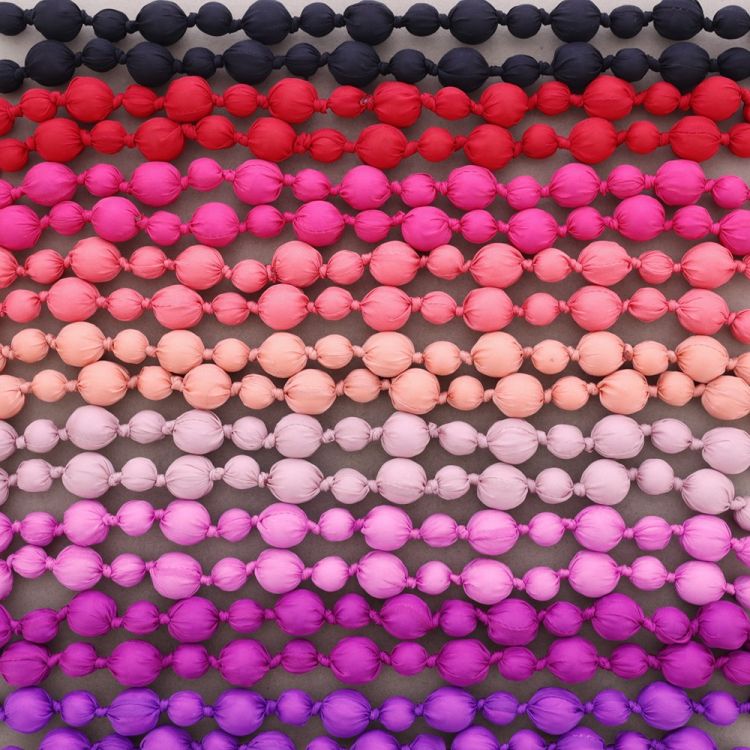 LONG NECKLACE WITH FABRIC LINED BALLS 110CM 2