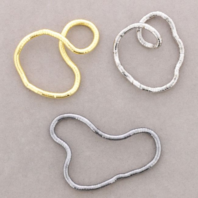 FLEXIBLE METAL SCRUNCHIE AND BRACELET