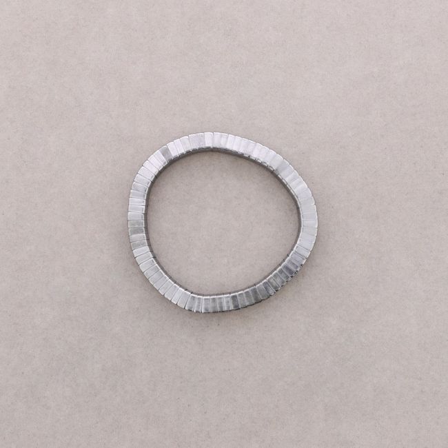 FLEXIBLE SQUARE METAL BRACELET