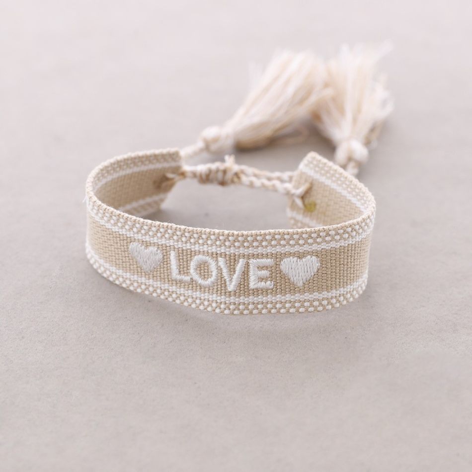 PULSERA MACRAMÉ LOVE