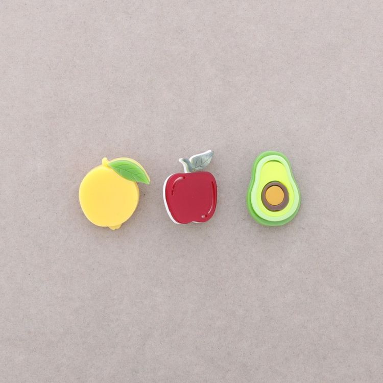 BROCHE SET 3 FRUTAS RESINA