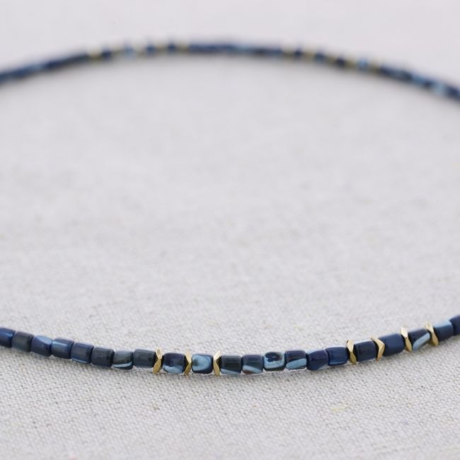 STEEL SHORT NECKLACE WITH NACRE BEADS