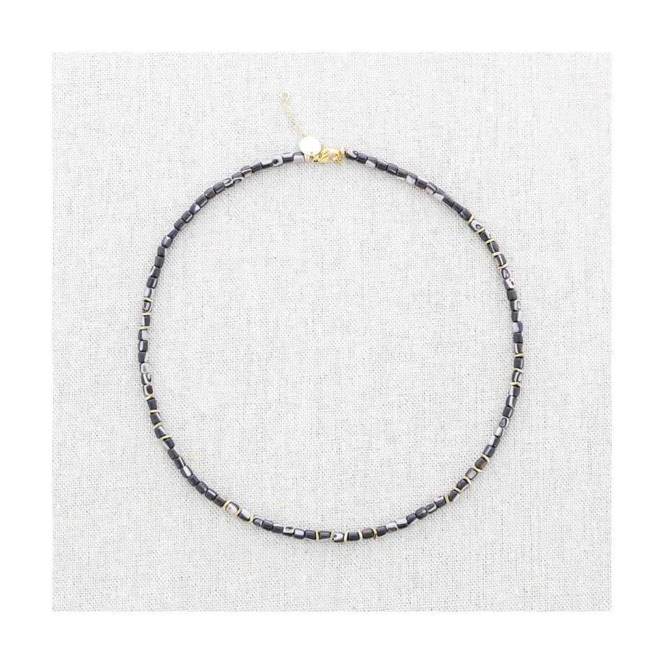 STEEL SHORT NECKLACE WITH NACRE BEADS