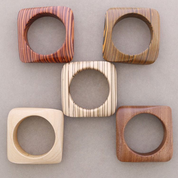 PULSERA RÍGIDA CUADRADA MADERA 2