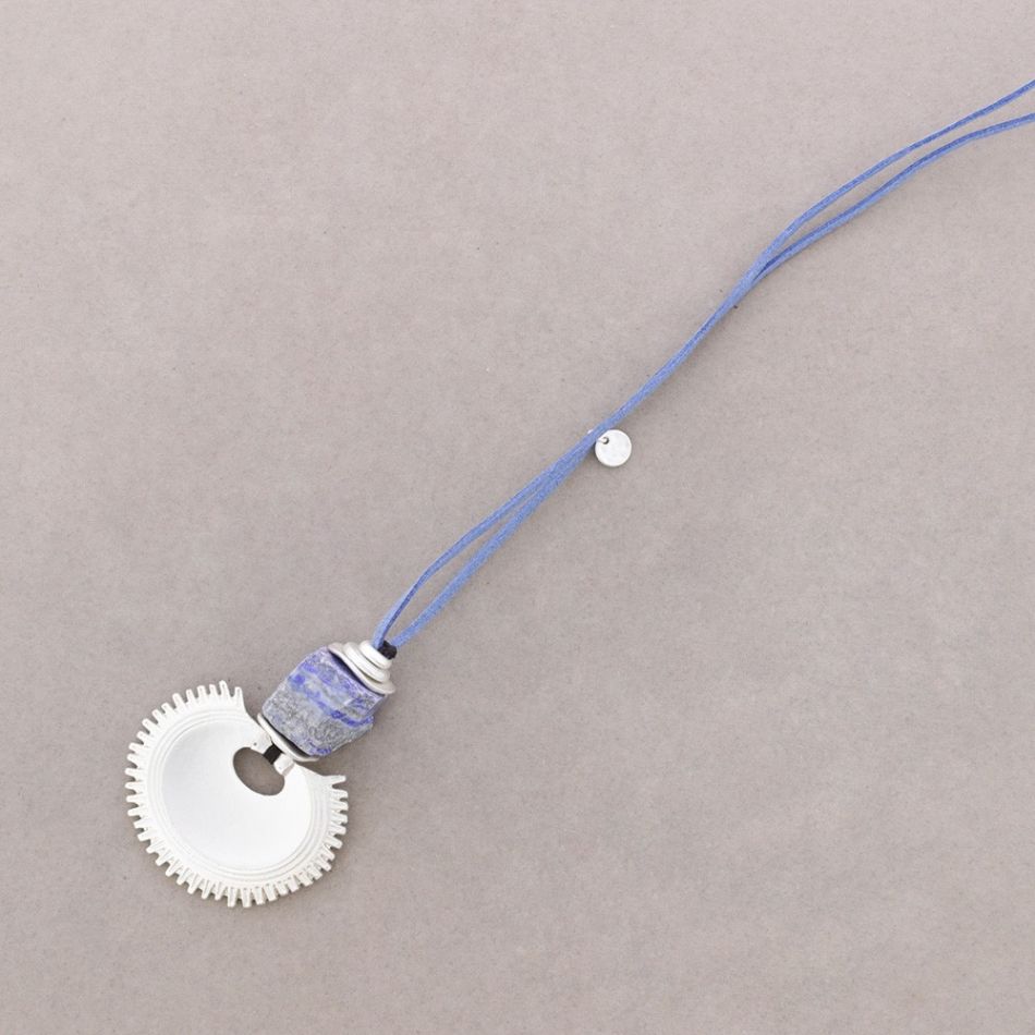 LONG NECKLACE METAL MEDAL PENDANT