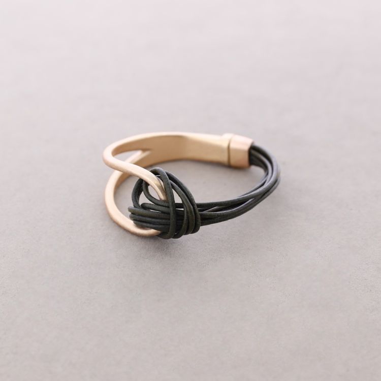 PULSERA SEMIRIGIDA CUERO METAL