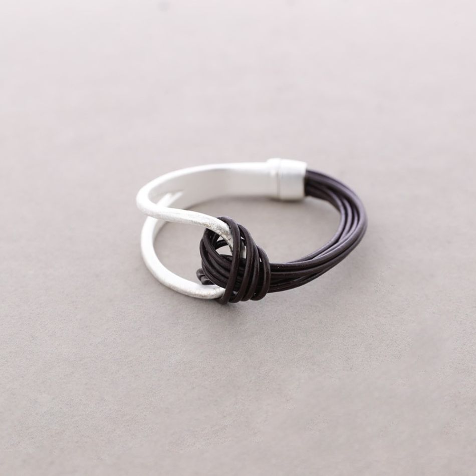 PULSERA SEMIRIGIDA CUERO METAL