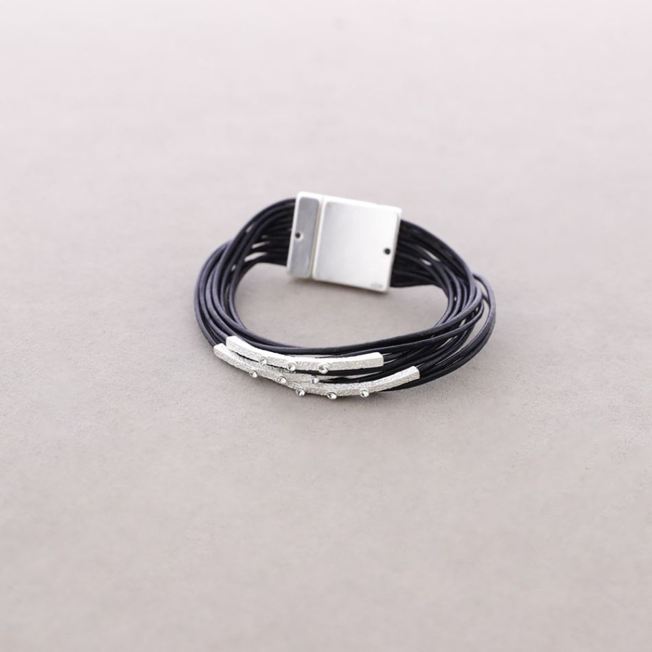 PULSERA CUERO CUENTA METAL CIERRE IMAN