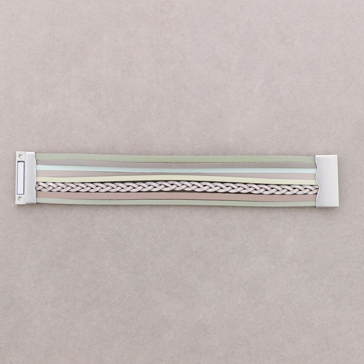 LEATHER BRACELET WITH MAGNETIC CLOSURE
