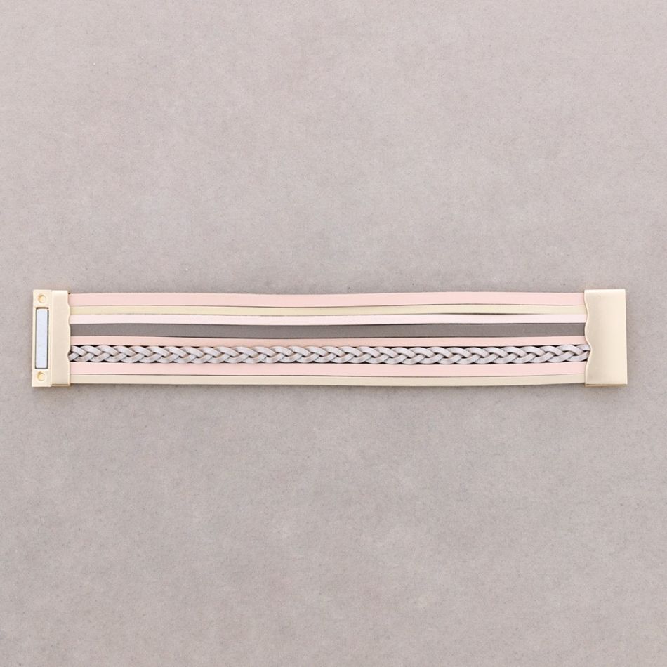 LEATHER BRACELET WITH MAGNETIC CLOSURE