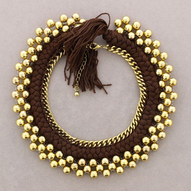 Beaded choker with braided thread