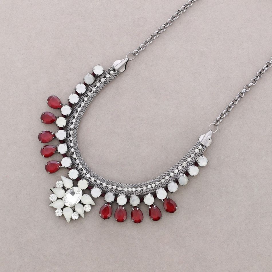 METAL NECKLACE WITH FACETED BEADS